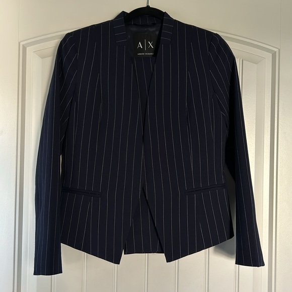 NWOT Women’s Armani Exchange Collarless Pinstripe Blazer in Navy Blue (Size 4) - Picture 1 of 9